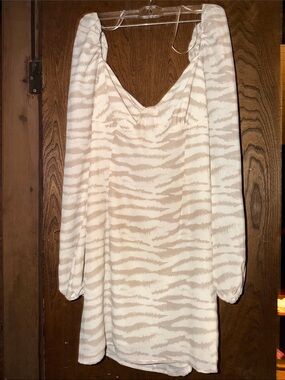 Blue Blush Cream and Tan Backless Long Sleeve Mini Dress